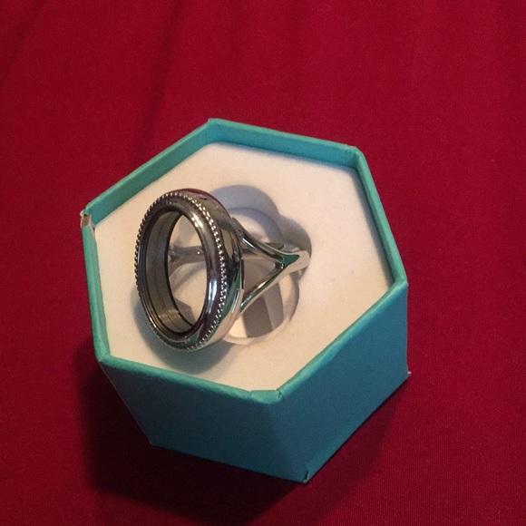 Origami Owl Locket Ring Size 9